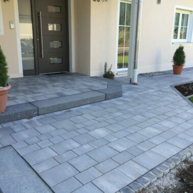 Podeststufen auch in Sonderanfertigungen